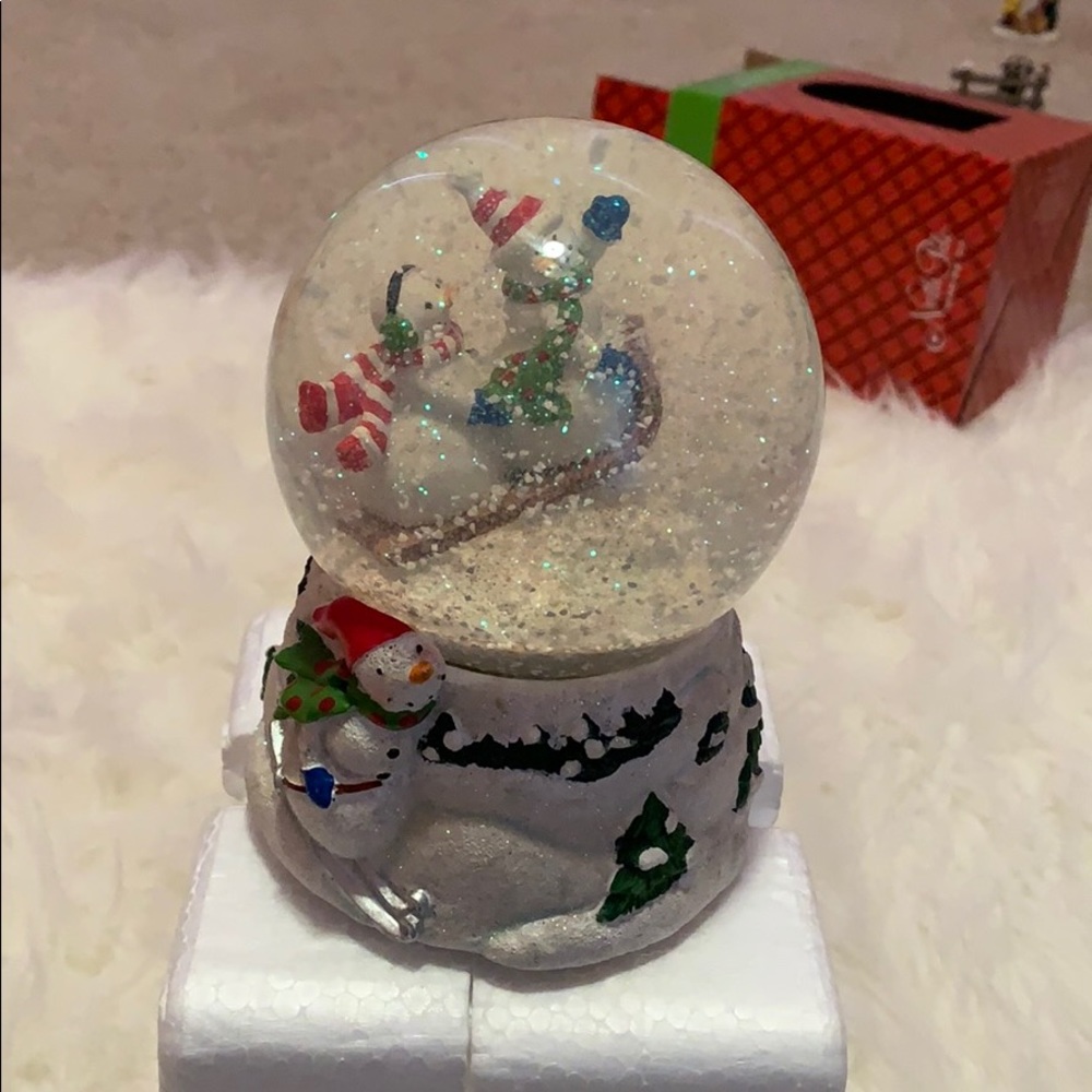 Musical ❄️ Snow ⛄️ Globe approx 7 in high